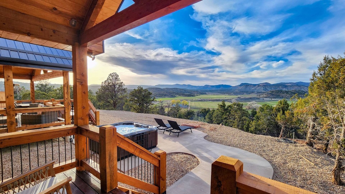 Orderville House | Juniper Mountain Retreat | Private hot tub | Zion