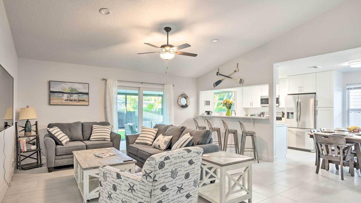 North Palm Beach Heights House | Jupiter Home w/Patio & Grill ~ 6 Mi to Beach!