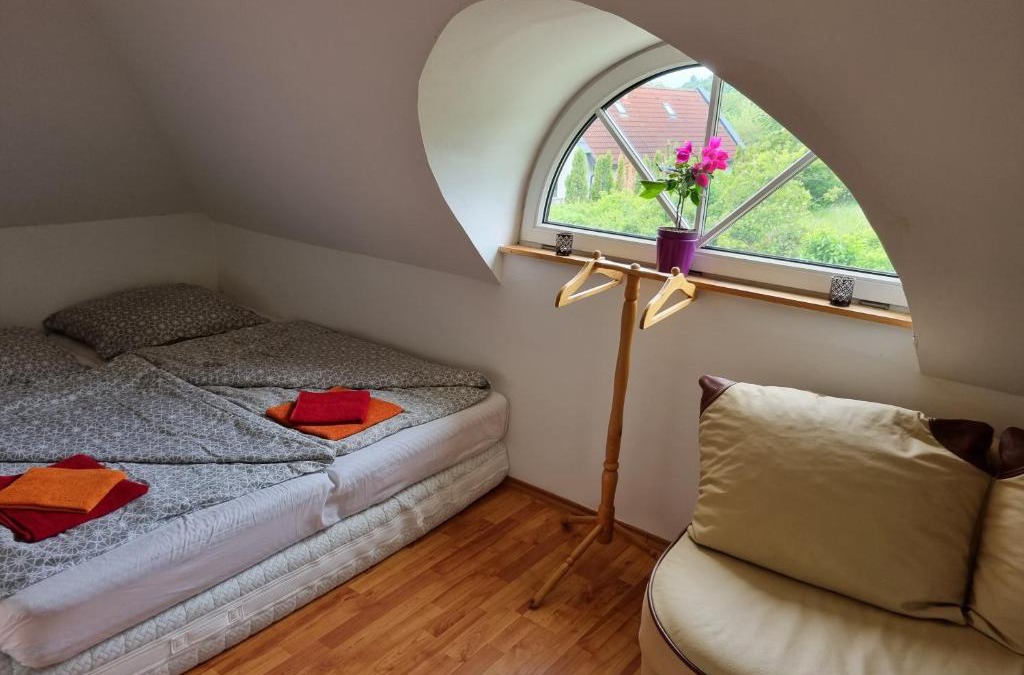 Balatongyorok Hotel | Jurta Hotel Balatongyörök