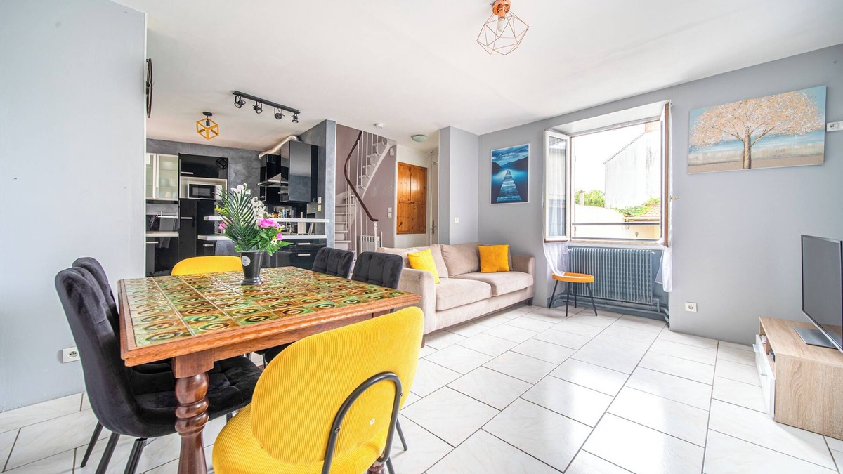 Saint-Michel-sur-Orge House | Just 300 metres from the train station! The ideal family home for visiting Paris!