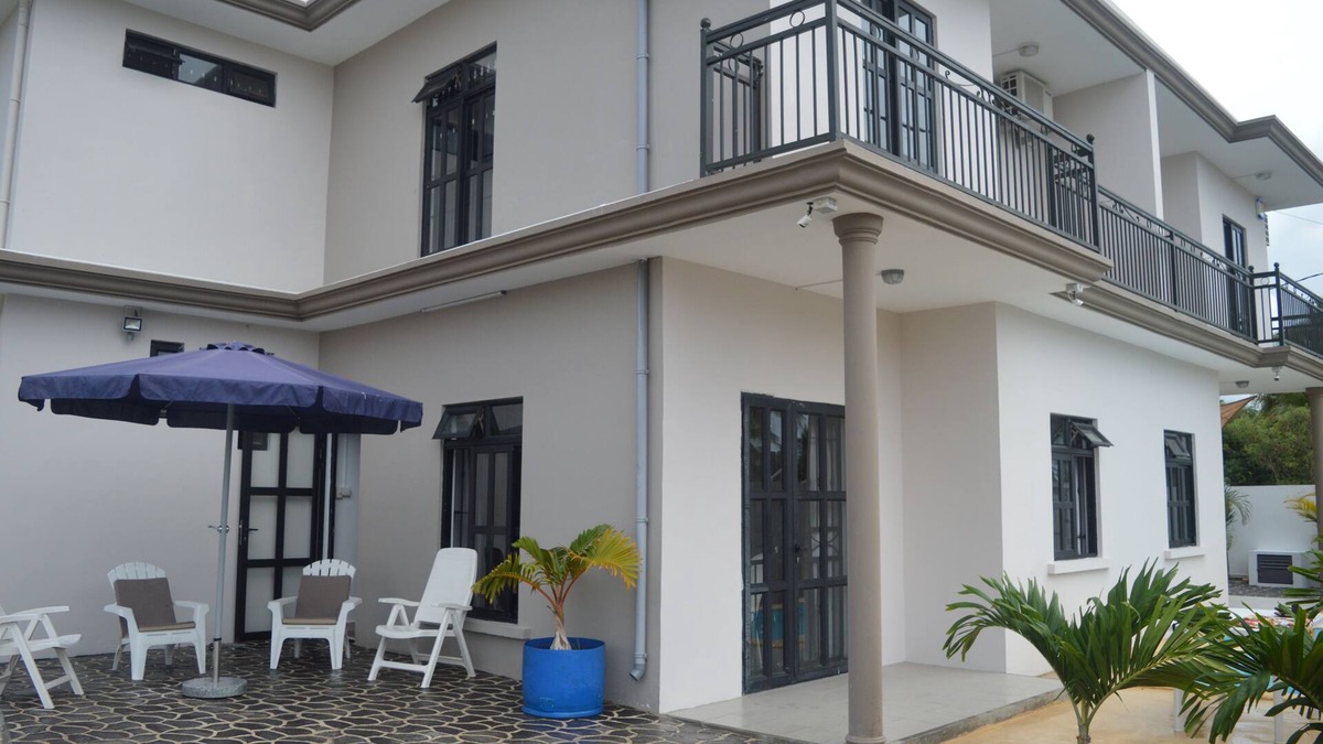 Pereybere Villa | Just 5 minutes walk to the beach, supermarket and restaurants.