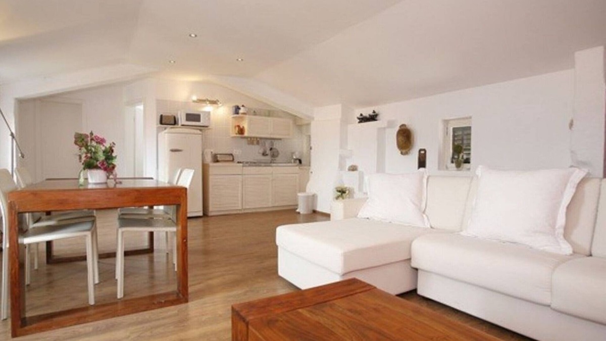 Obrs Apartment | Just a stairway to your modern apartment and you are at d