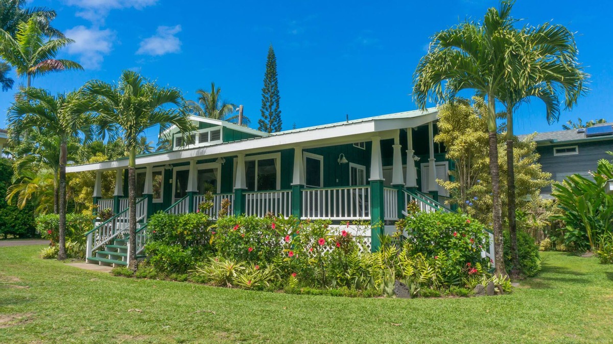 Hanalei Cottage | JUST A THREE MINUTE WALK TO THE BEACH OR TOWN!