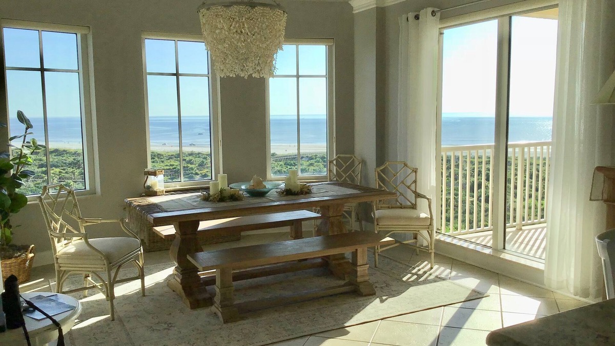 New Smyrna Beach Condo | Just Available: Luxury Condo for February-May 2025