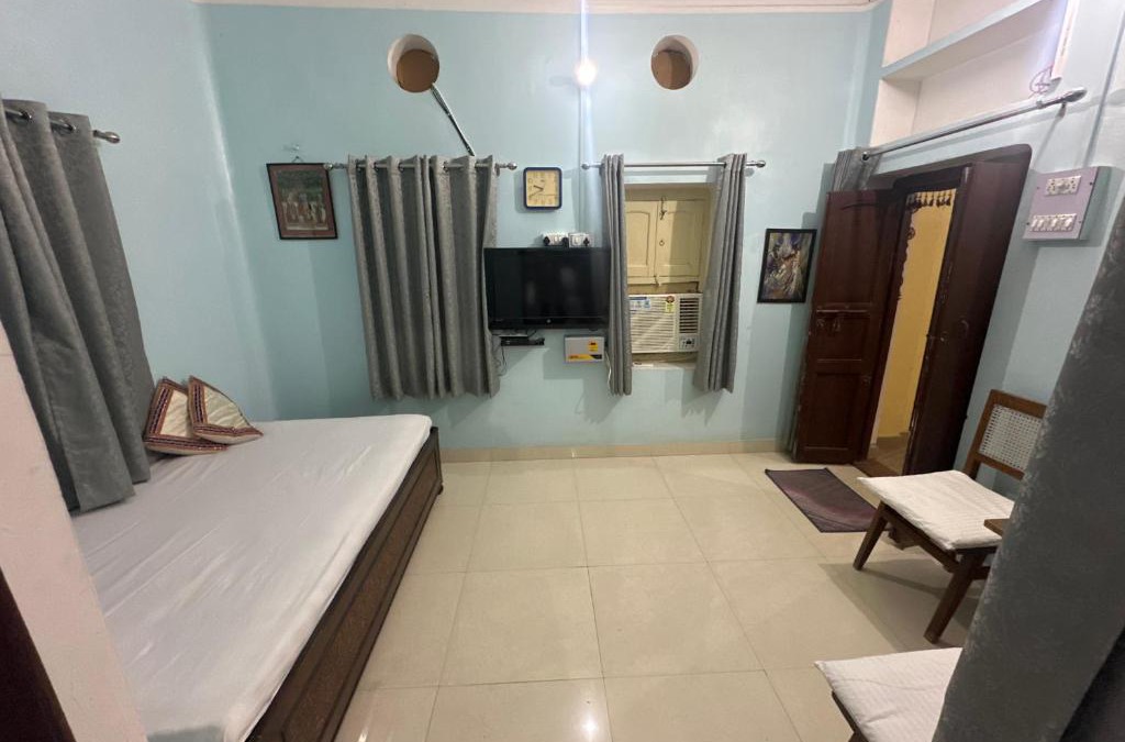 Mahmoorganj House | Just Be Happy Homestay