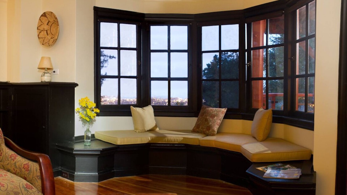 Berkeley Hills Apartment | Just blocks from UC, Simons, MSRI, Haas and Goldman Schools with great Bay views