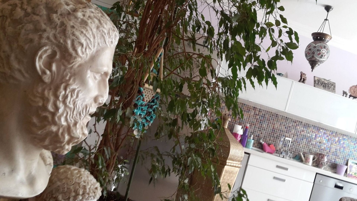 Karsiyaka Condo | Just like Alice in Wonderland