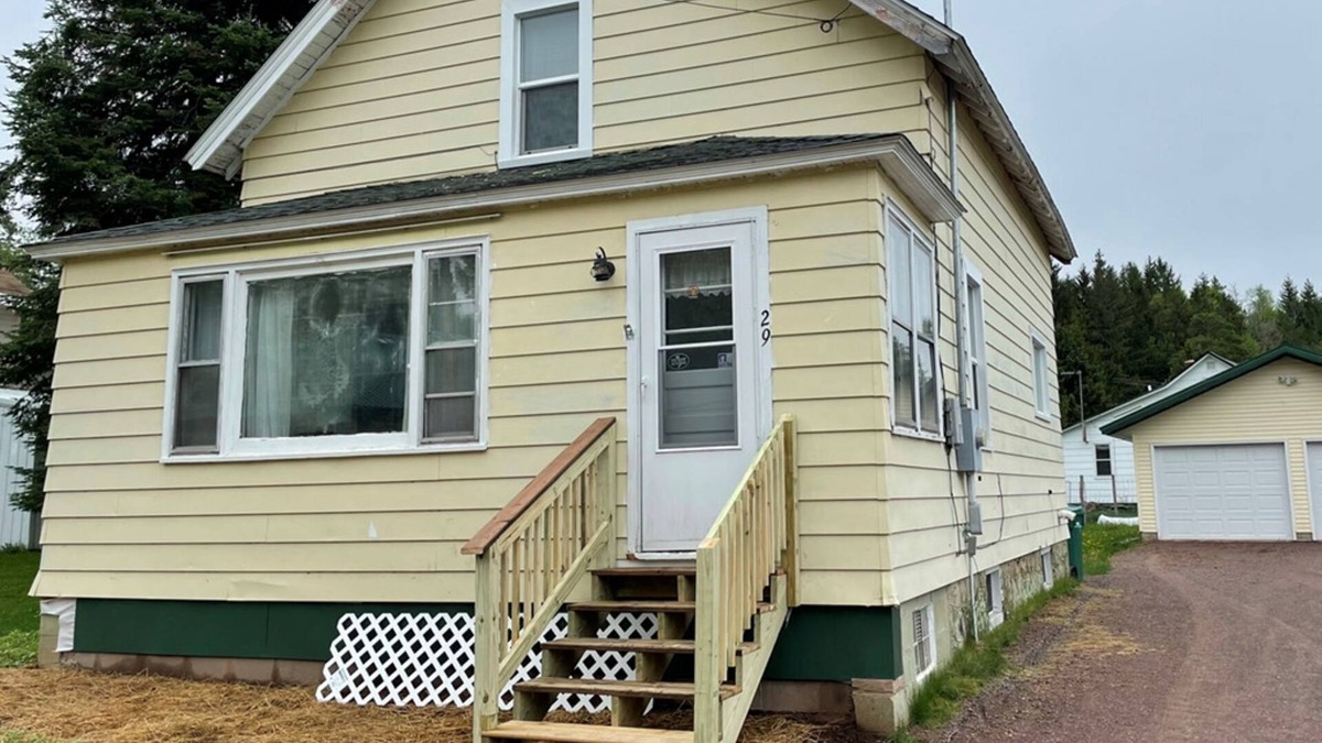 Germania House | Just outside of Hurley - Cozy Home Close to Fun Activities - Good Knight Inn