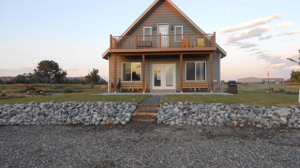 Lucerne House | Just steps away from the Big Horn River