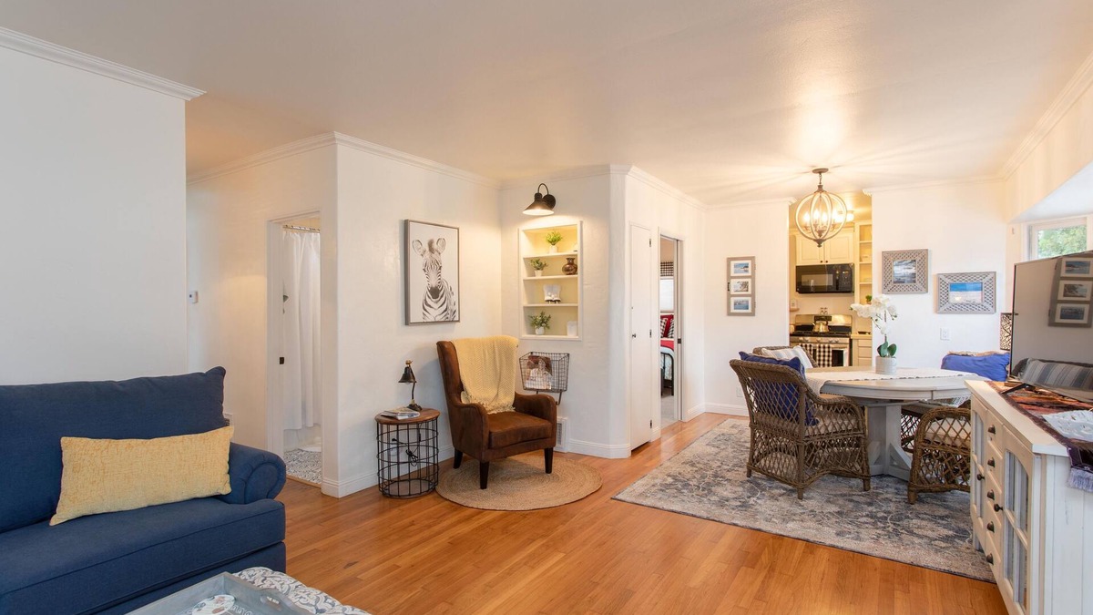East Beach Cottage | Just steps from the beach