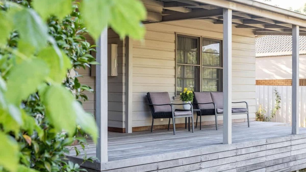Myrtleford House | Just the Spot - Affordable Family Accommodation