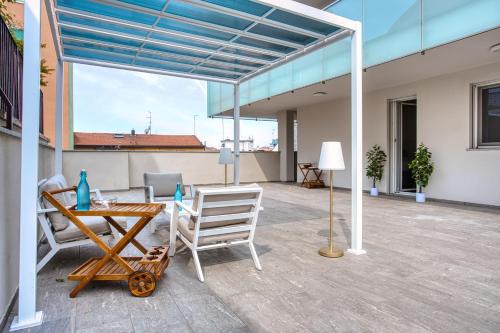 Giambellino Apartment | Just Urban Stays - Apartment with 90sqm terrace - Solari