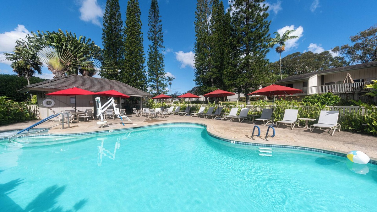 Princeville Hotel | Just What You're Looking For! W/Kitchen, Outdoor Pool, Free Parking!