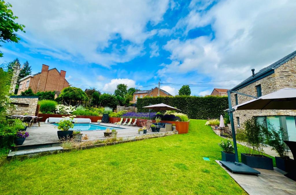 Wanze House | Juste à Côté, Maison de caractère avec piscine
