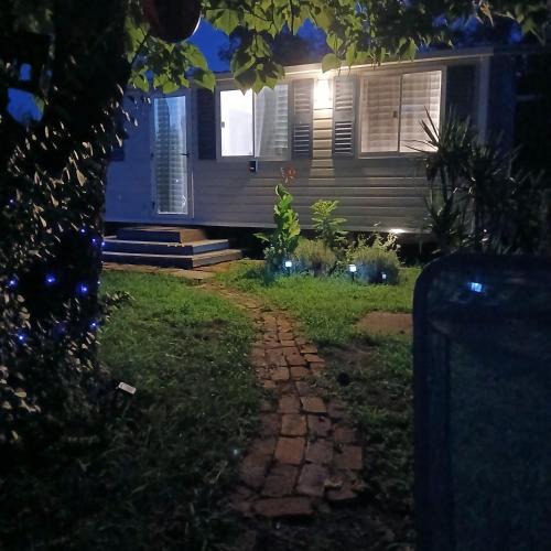 Zsombo Apartment | Kék-Fehér Mobilház