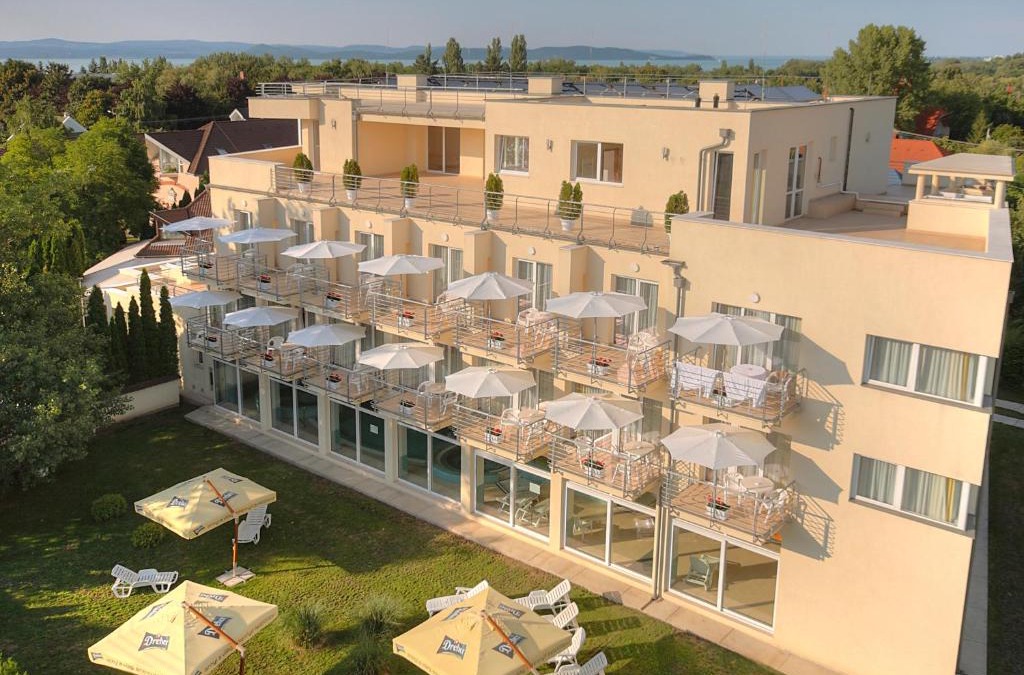 Balatonszarszo Hotel | Két Korona Konferencia és Wellness Hotel