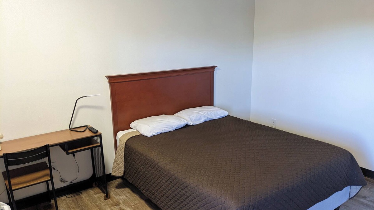 Edmonds Hotel | K&E Motor Inn