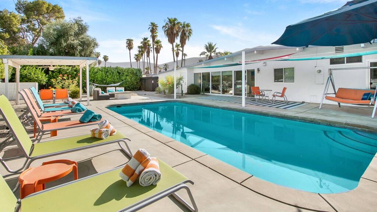 Sunmor House | K0614-The Happy House: Fun Mid-Century Home with Pool and Spa in Central Palm Sp