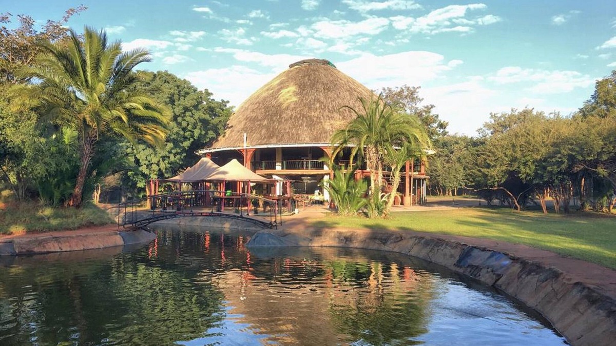 Livingstone Cabin | Kaazmein Lodge