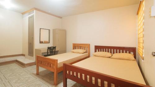 Jaro Hotel | Kababayan Pensione House by RedDoorz