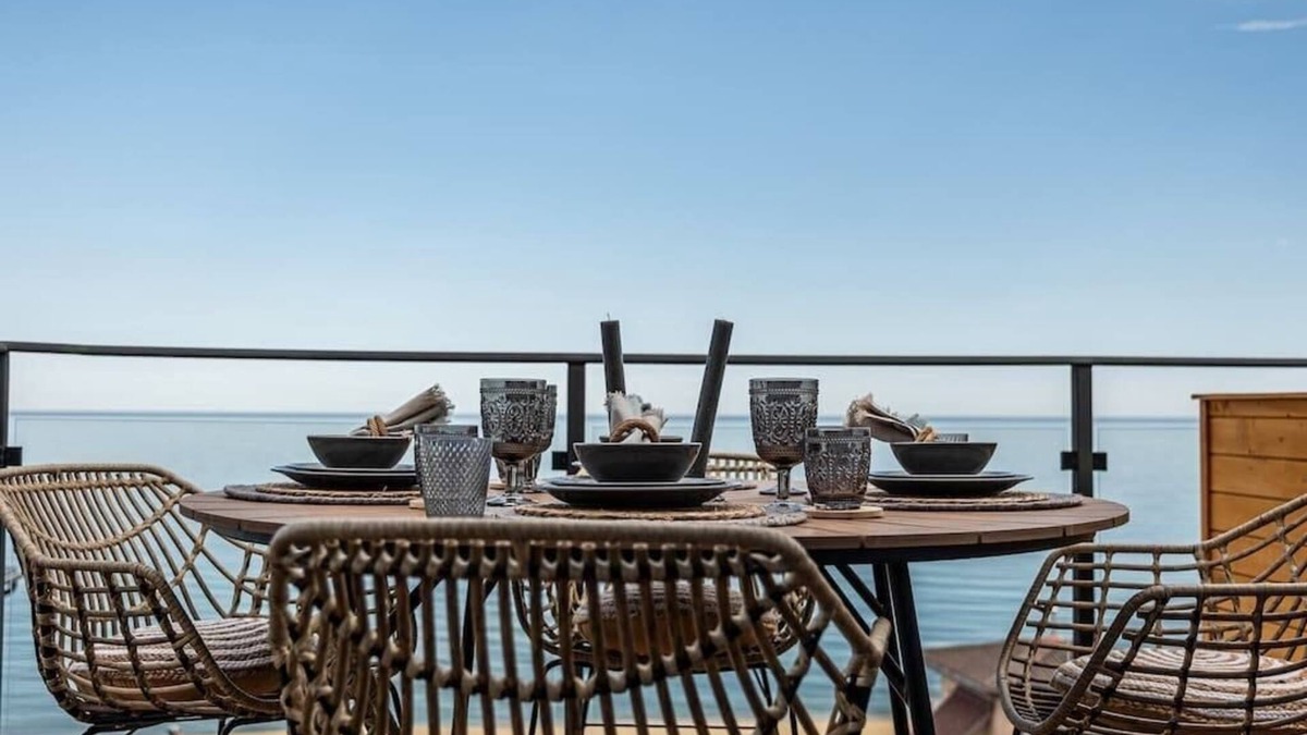 Primorski Apartment | Kabakum Dreams Luxury Apartment - Charming Coastal Retreat with Modern Amenities