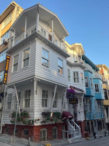 Rasimpasa Hotel | Kadıköy White House