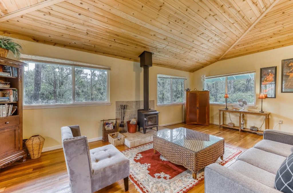 Mountain View House | Kahu 'lo - Guardian Hawk