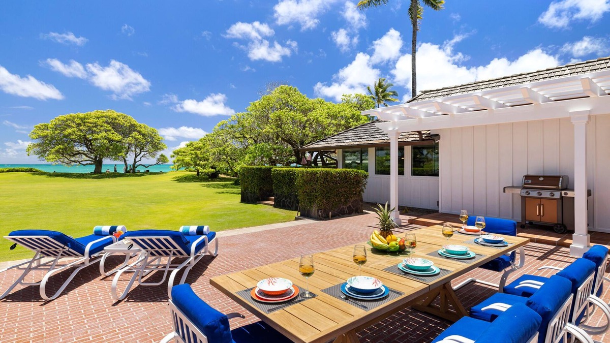 Kalama Tract House | Kailua Beach Front - Last Minute Discounts Available Now!