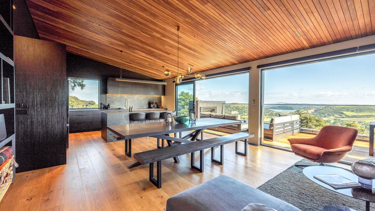 Waiheke Island House | Kaitiaki Lodge - Pool & hot tub
