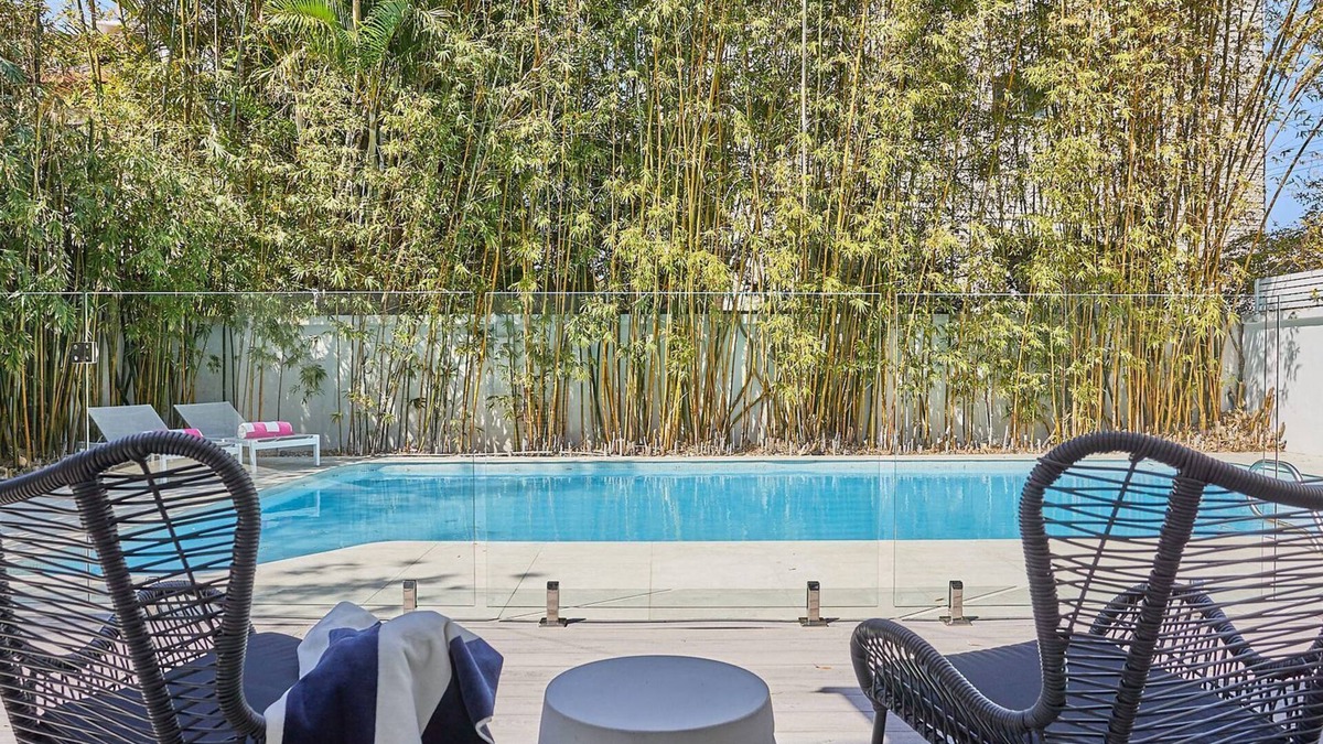Coolangatta House | Kaiyar Villa - Luxury Beachside House in the Heart of Kirra - Linen Provided - Min. 4 Nights!