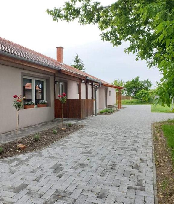 Balatonfokajar Apartment | Kajári Apartmanház