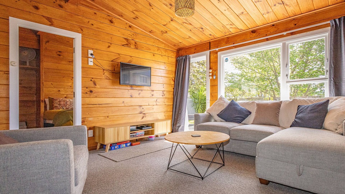 Taupo House | Kaka Retreat - Taupo Holiday Home