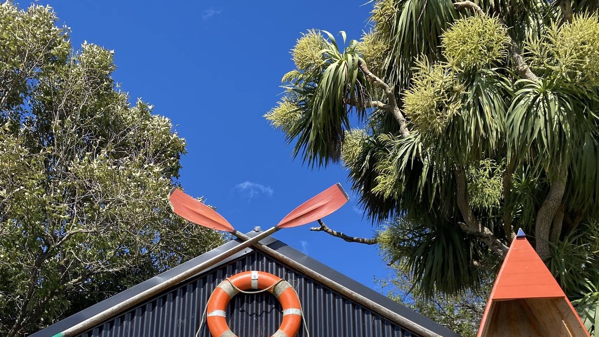Kakanui Cabin | Kakanui Boatshed - FUNKY WEE GLAMPING CABIN: cosy for two.