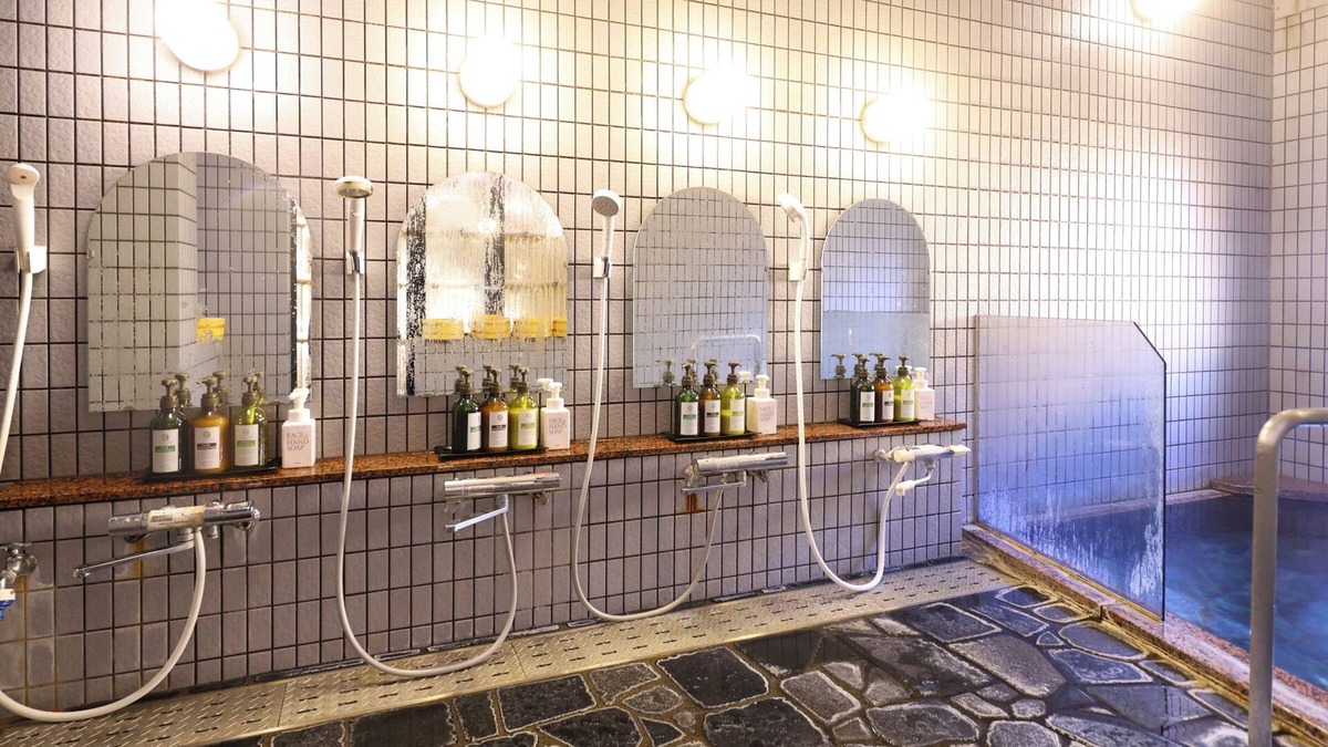 Kakeyu Hot Springs House | Kakeyu Onsen Kutsurogi No Yado Kuroiwa Ryokan