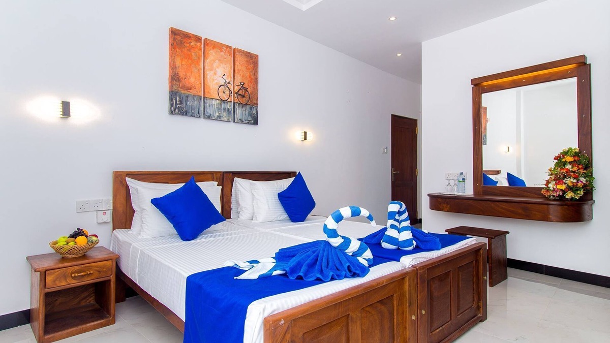 Negombo Hotel | Kalapuwa resort - Double room with Balcony and en-suite bathroom