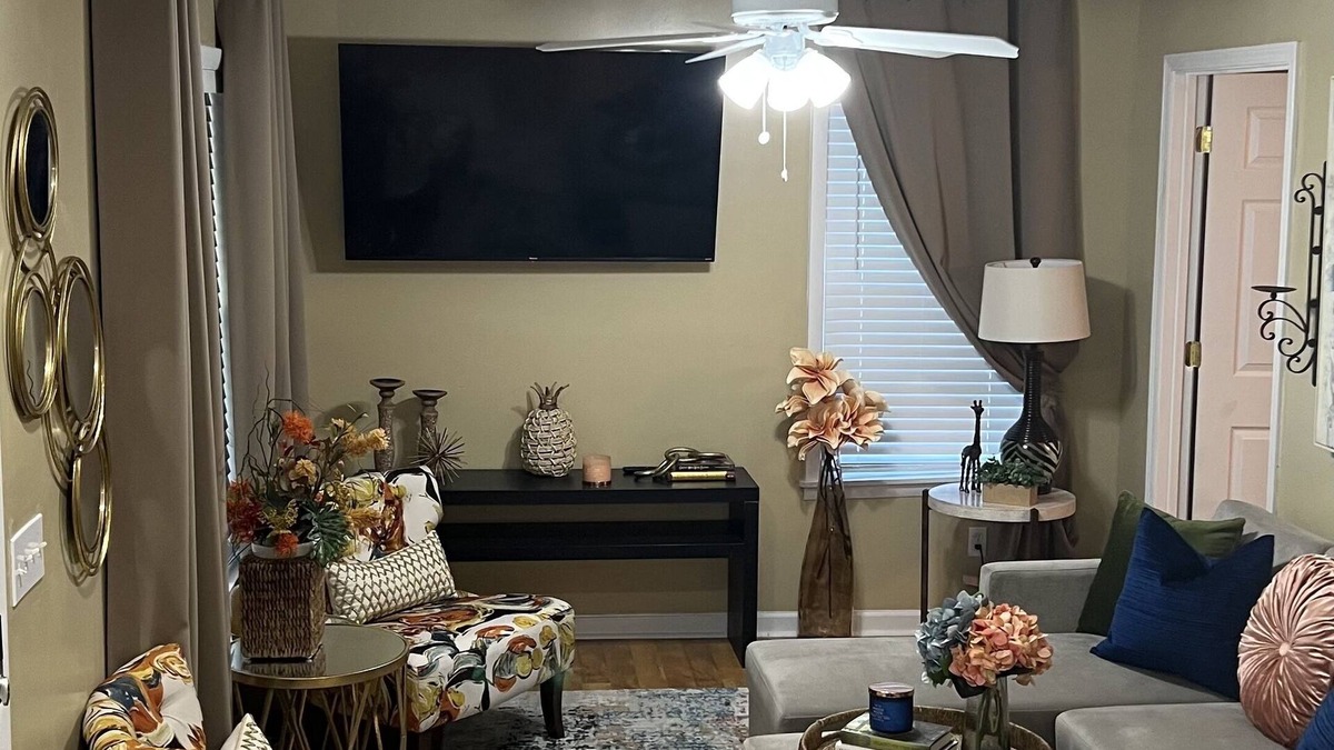 Darien Cottage | Kallie’s Cottage 5 minute walk to waterfront