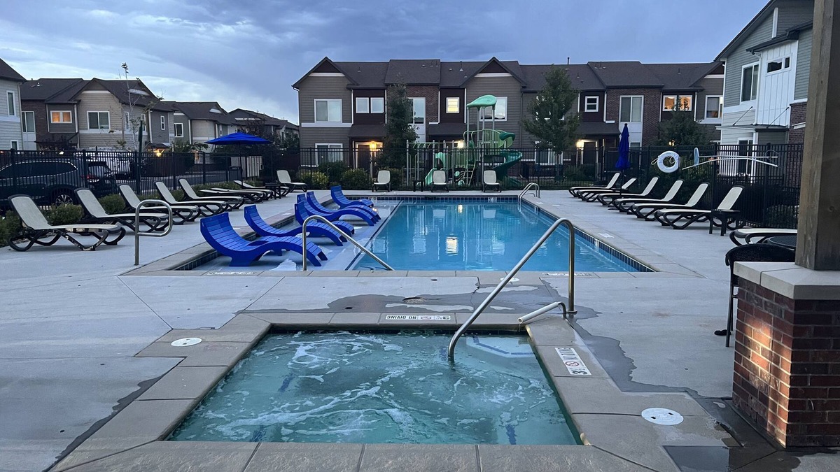 Kennedy House | Kamara’s Family Townhome. Pet friendly
