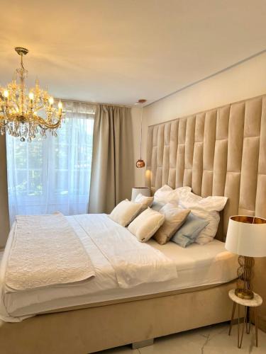 Remscheid Apartment | Kamin und Fußbodenheizung, Luxrem Apartments best in Homeoffice