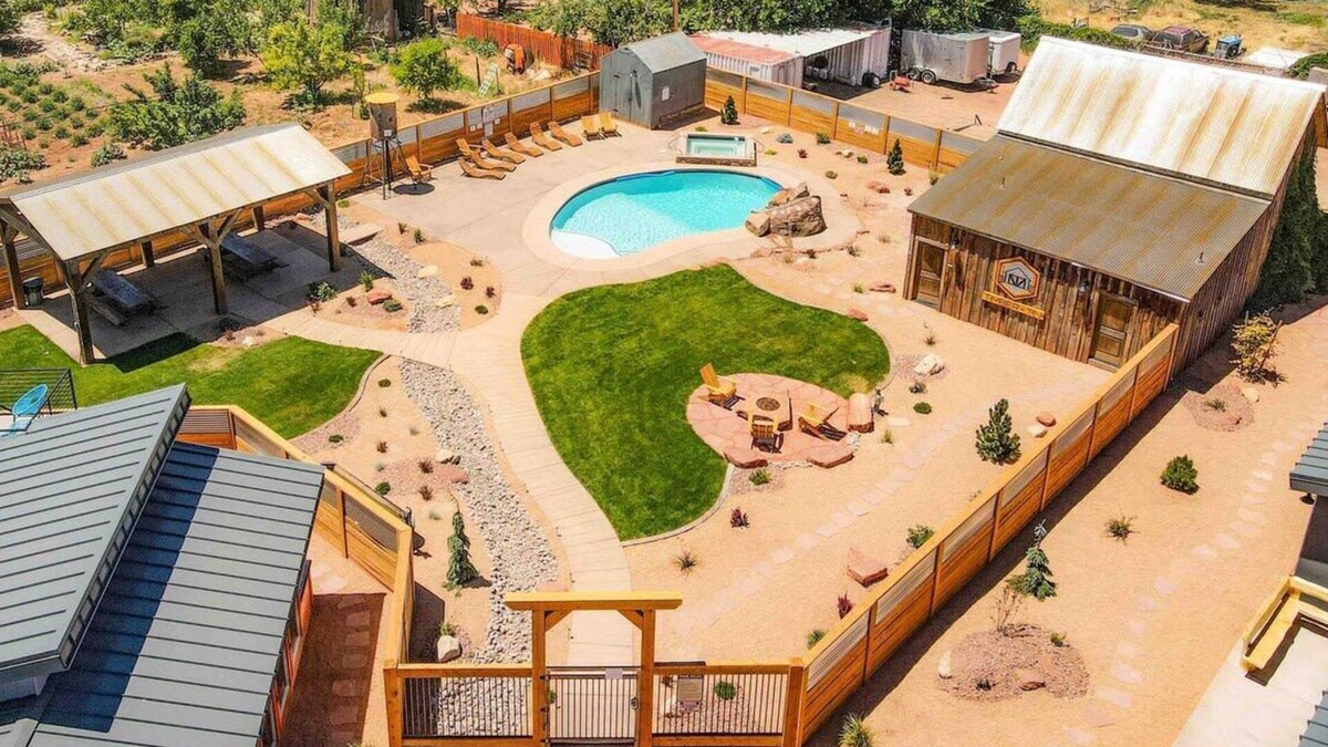 Kanab House | Kanab Retreat w/Private Pool & Rooftop Deck – Near Zion & Bryce