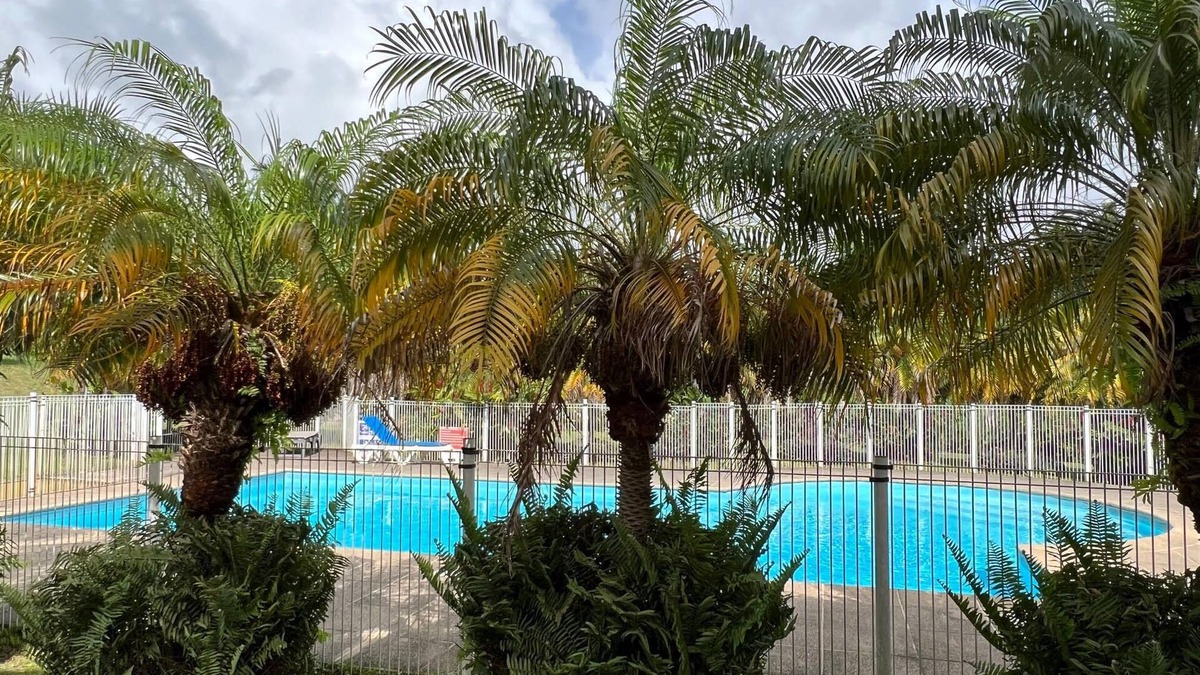 Saint-Claude Apartment | KANOA LODGE - Spacious apartment, air-conditioned rooms, sea view terrace