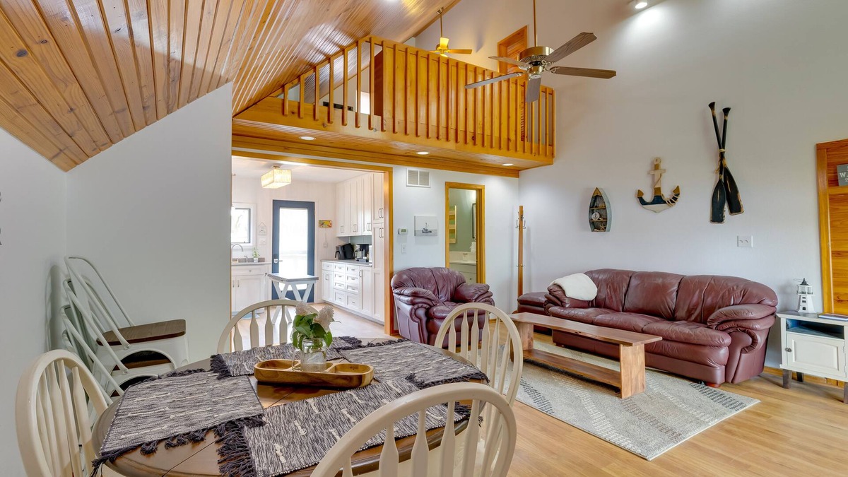Anthony Cabin | Kansas Vacation Rental w/ Boat Dock & Lake Access