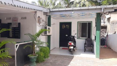 Trincomalee House | KANTHI GUEST INN