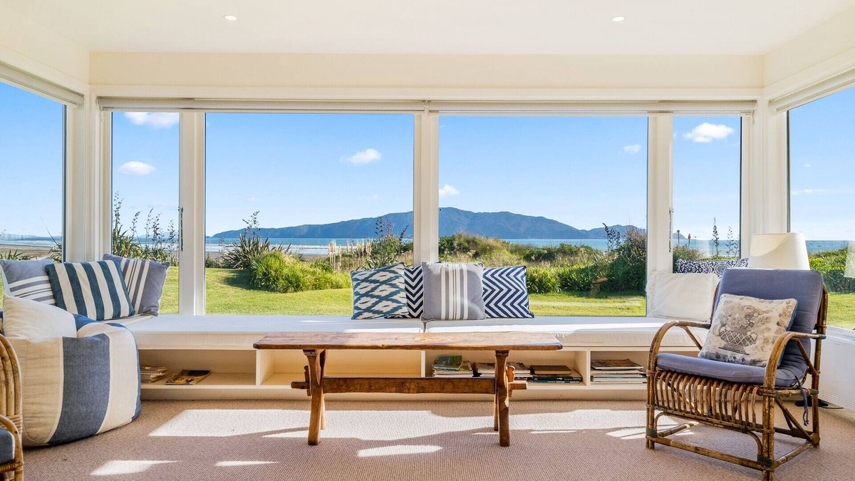 Waikanae House | Kapiti Panorama – Waikanae Beach Holiday Home