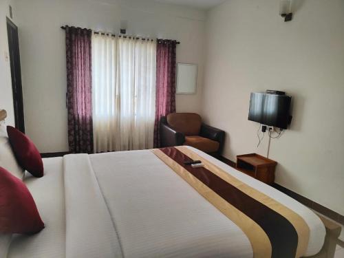 Thousand Lights West Apartment | Kapsstone HOMESTAY- Apartments &Rooms near APOLLO &SHANKARA NETHRALAYA HOSPITALS -Greams Road