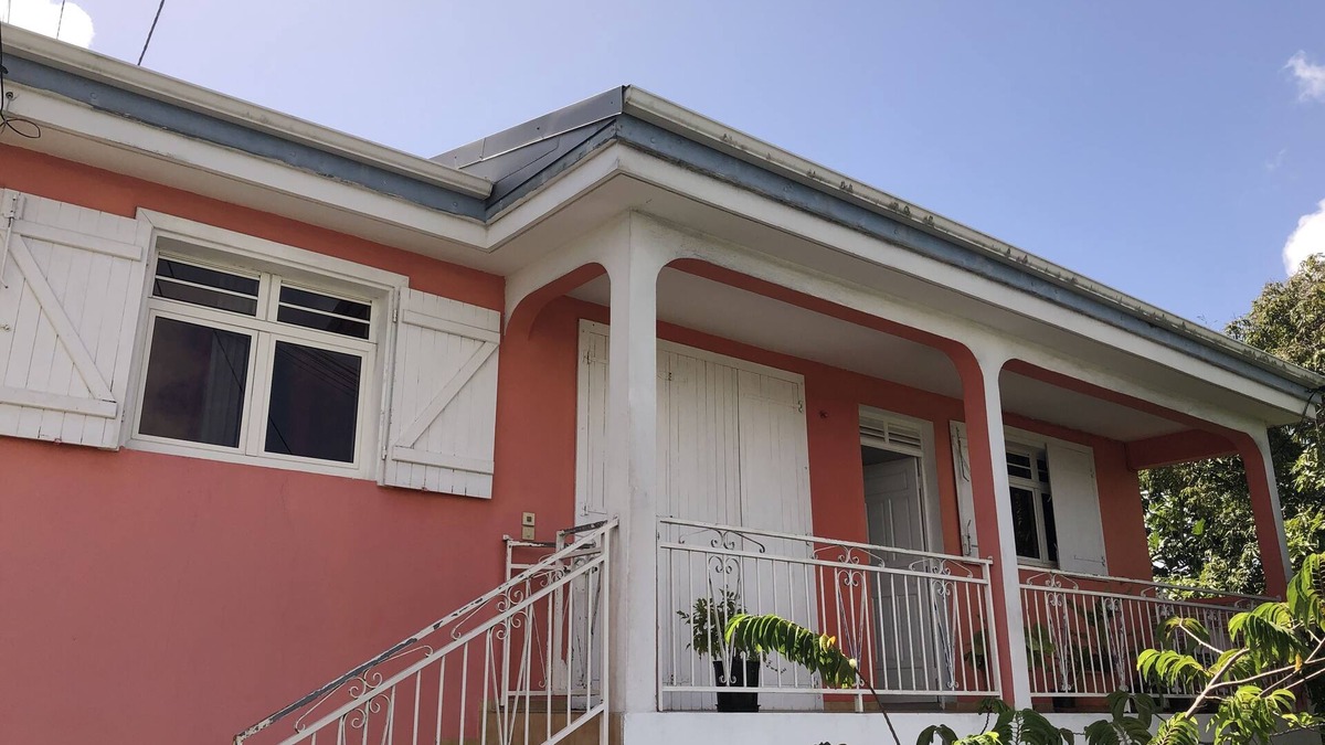 Sainte-Anne House | KARENGA Pleasant house type F4