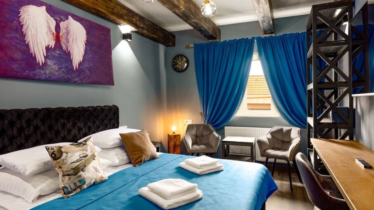 Karlovy Vary Condo | Karlovy Charme Inn: Deluxe 2BR Apt No.636