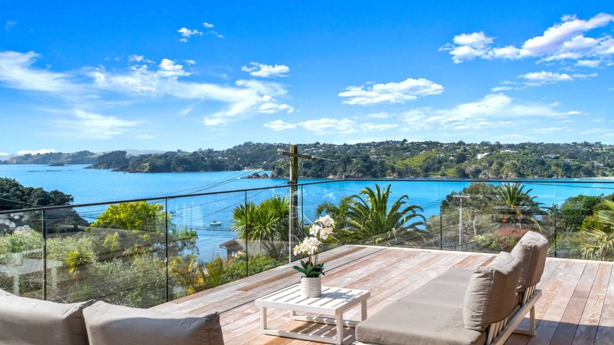 Oneroa House | KARU HOUSE | Coast & Country |