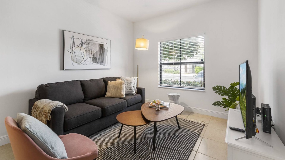 Davie Apartment | Kasa | Family Friendly 3BD Near Davie Golf Club | Fort Lauderdale