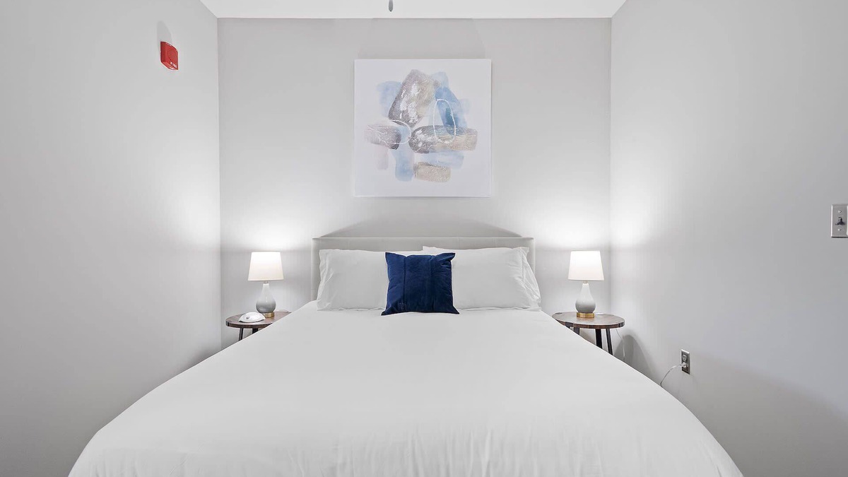 South Side Flats Apartment | Kasa | Inviting 2 Bedroom with Amenity Access | Pittsburgh