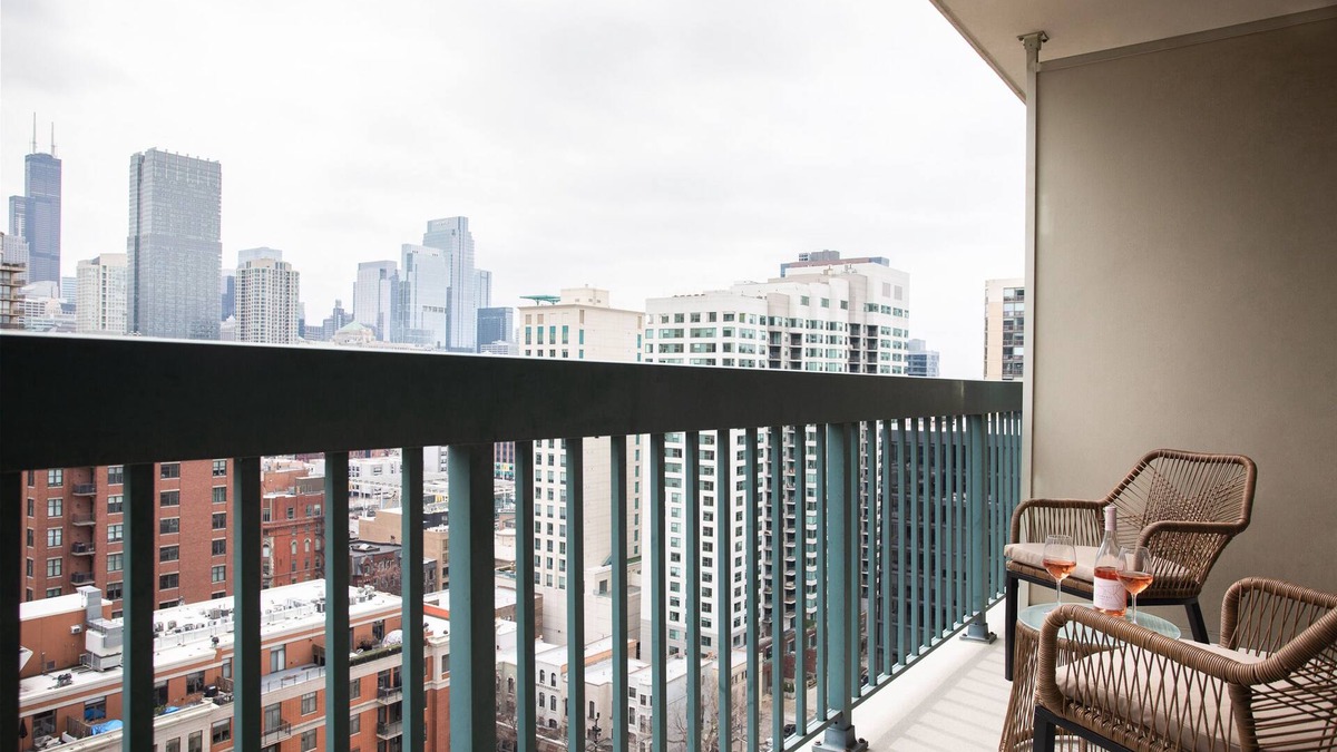Near North Side Apartment | Kasa Magnificent Mile Chicago